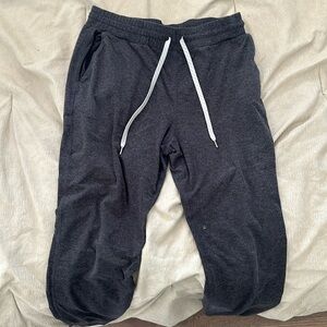 Vuori Performance Joggers